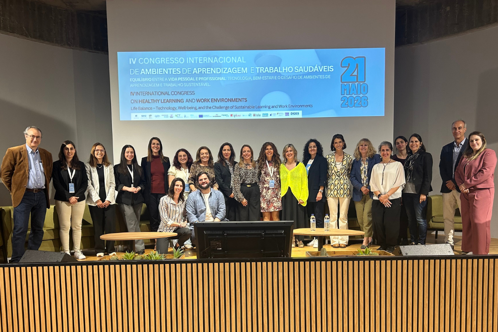 A large group of congress participants including FUTOURWORK's Tania Gaspar from Lusofona University